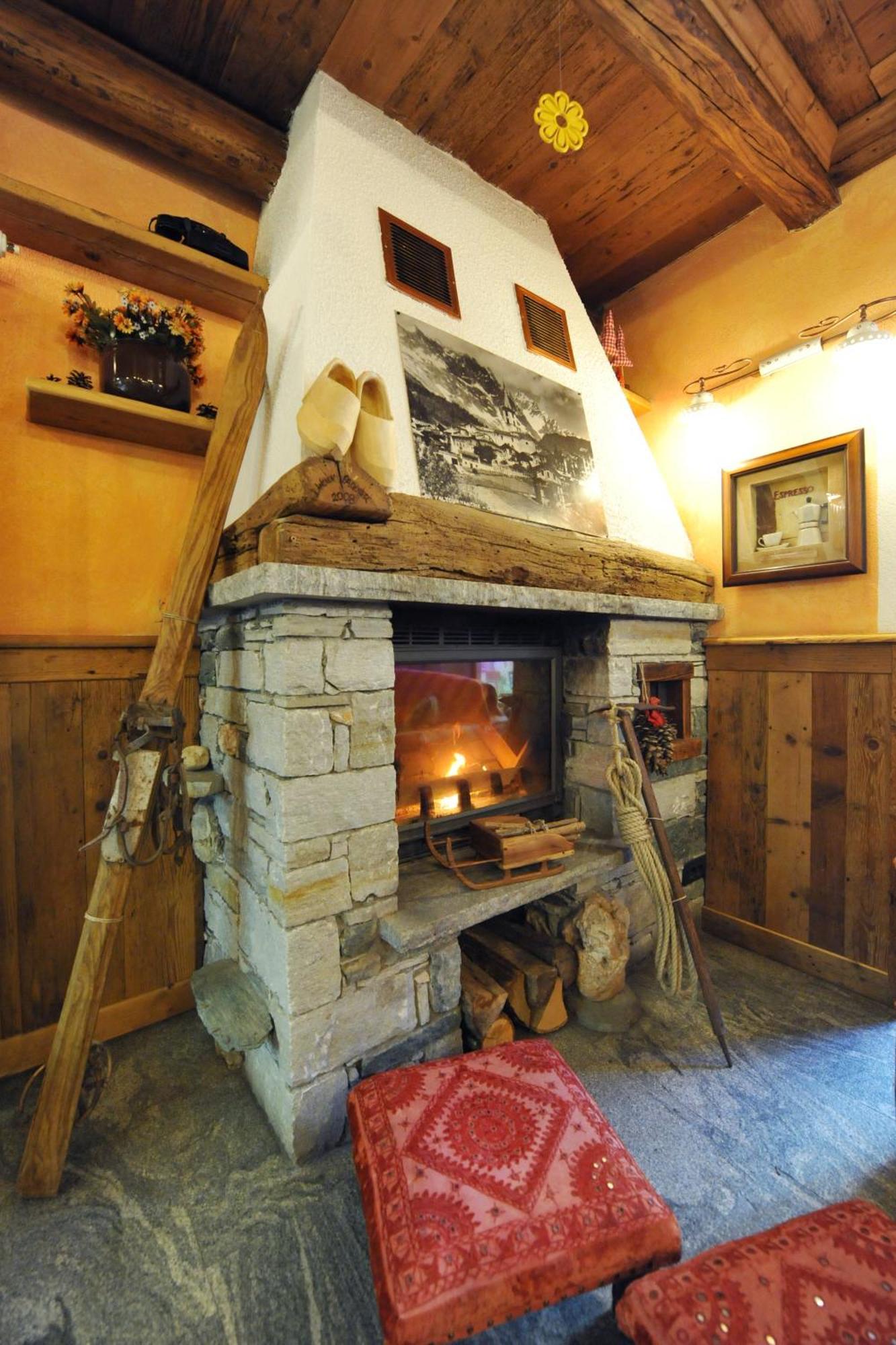 L'Ancien Paquier Chambre D'Hotes Valtournenche Exteriör bild