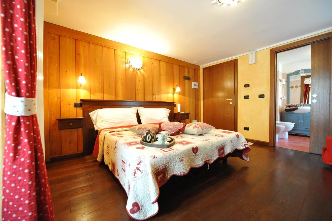 L'Ancien Paquier Chambre D'Hotes Valtournenche Rum bild